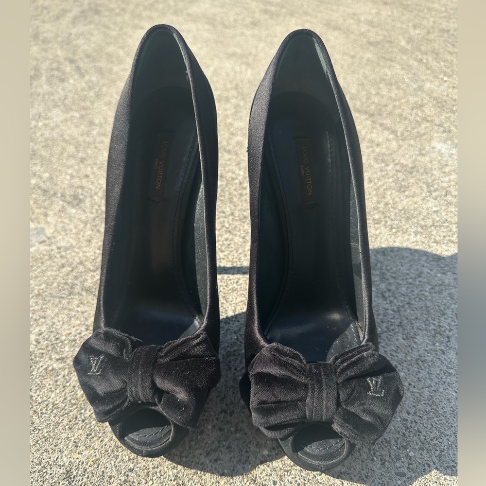 Louis Vuitton Satin Black Bow Heels